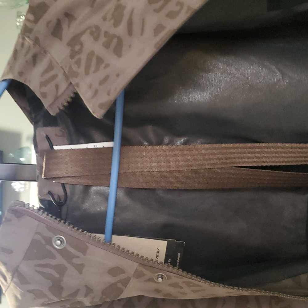 NWT NIKE TECH PACK - Picture 14 of 16